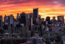 韩国伦理小姨子-韩国伦理剧中的小姨子角色探析，家庭情感的复杂交织